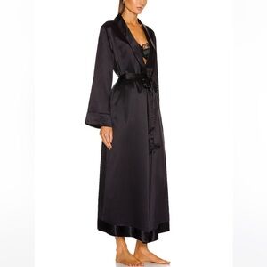 NWT KIKI DE MONTPARNASSE 100% Silk Amour Robe Black Size L